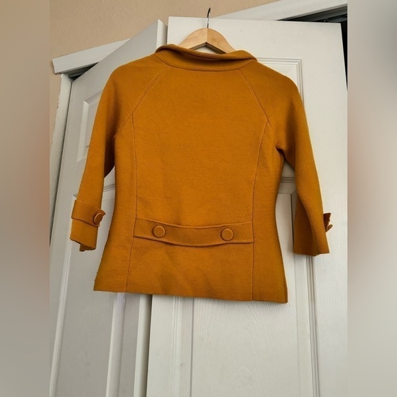 Merino wool button yellow mustard sweater - Picture 4 of 9